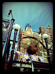 Lontoolaisen pubin sisäänkäynti